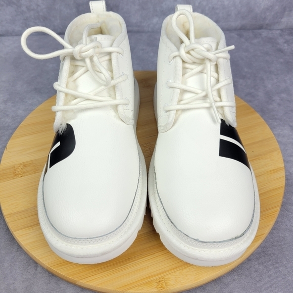 UGG Men’s Neumel Chopd White Leather Chukka‎ Boots size 9 - Picture 2 of 15